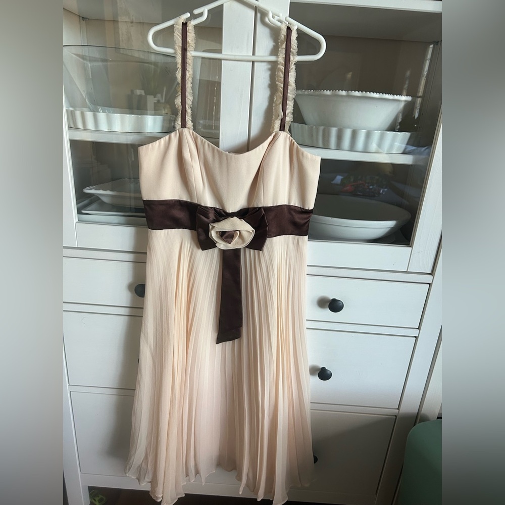 BCBG Cream and Brown Strapless Dress Size 2 - Picture 7 of 7